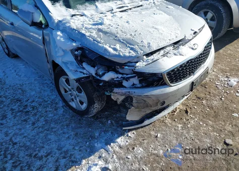 2018 Kia Forte Lx z USA, uszkodzony, nr VIN 3KPFK4A7XJE231472